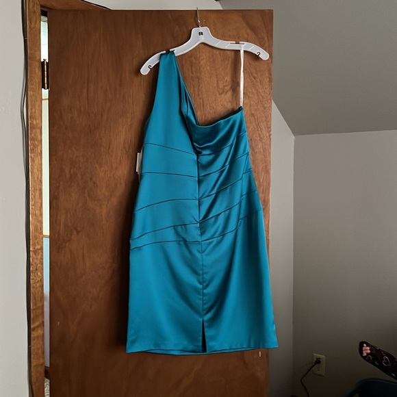 Dress BRAND NEW - Picture 4 of 5